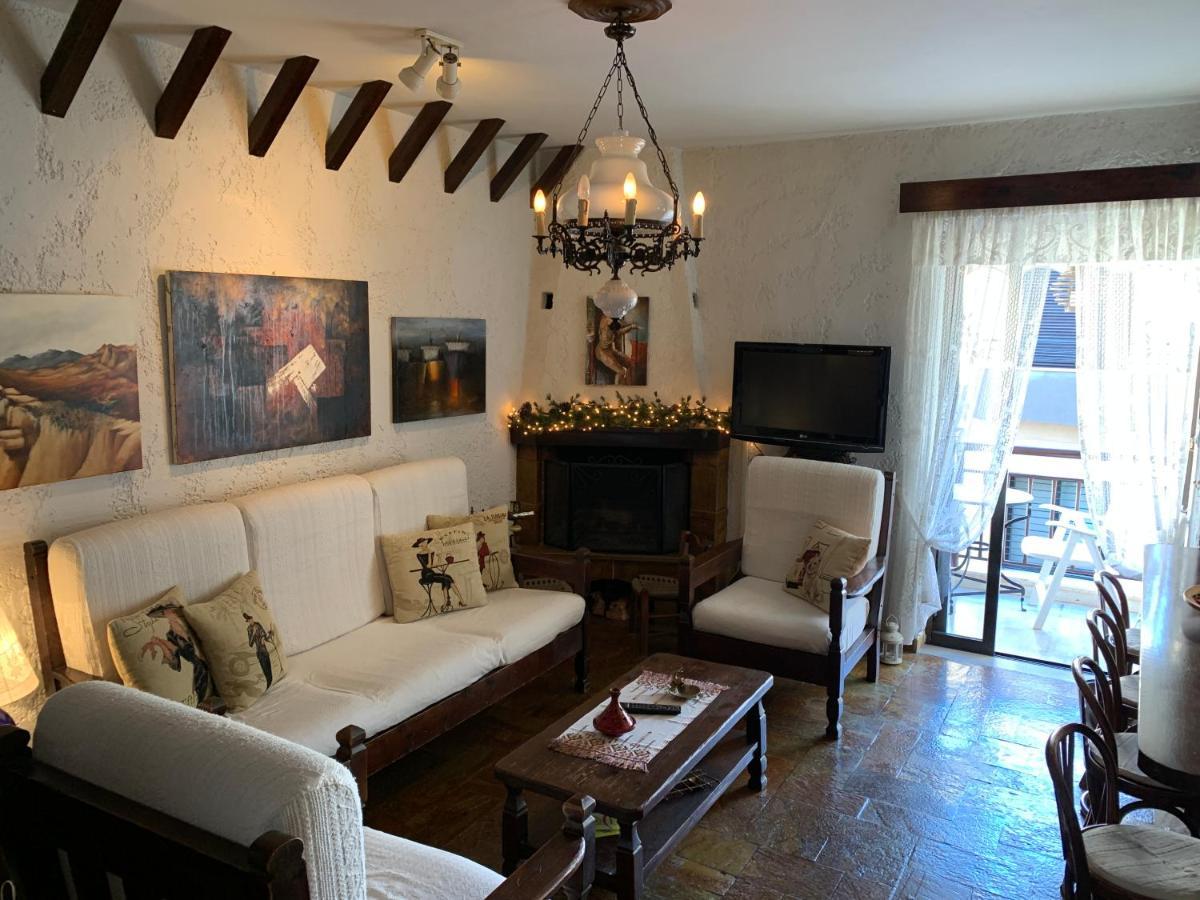 The Rustic Hug Apartment Atena Exterior foto